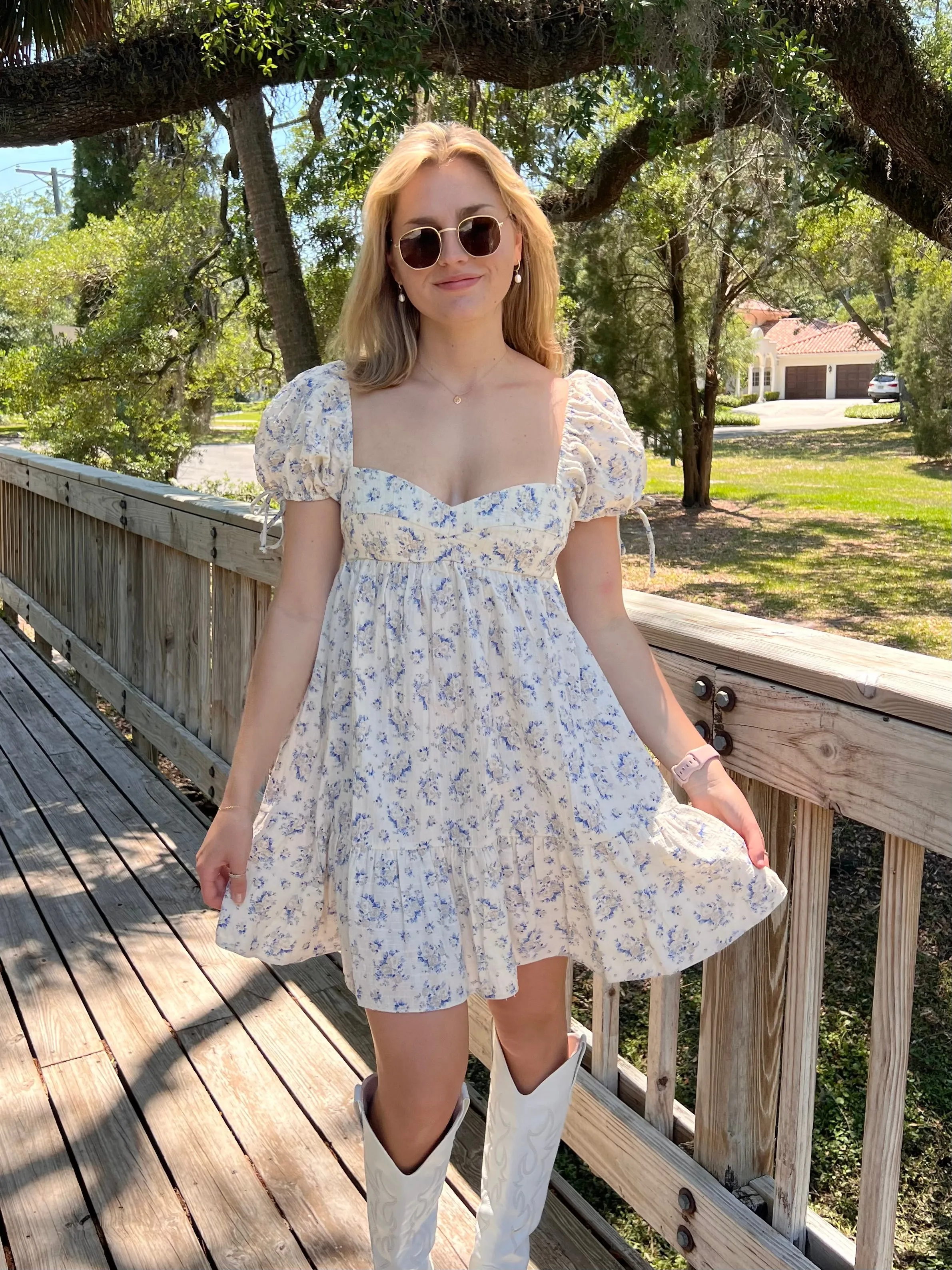 TEAGAN FLORAL DRESS IN TAUPE