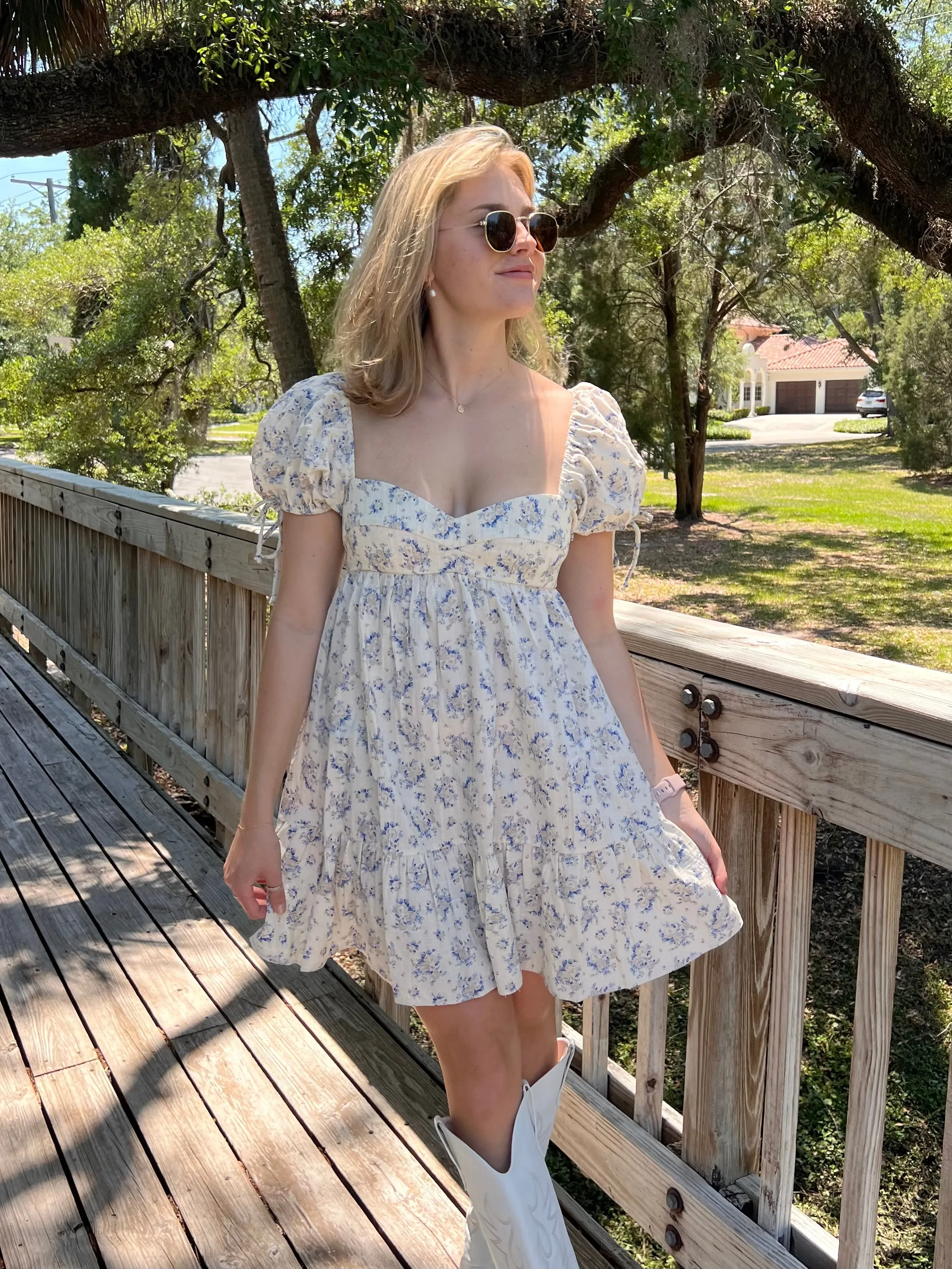 TEAGAN FLORAL DRESS IN TAUPE